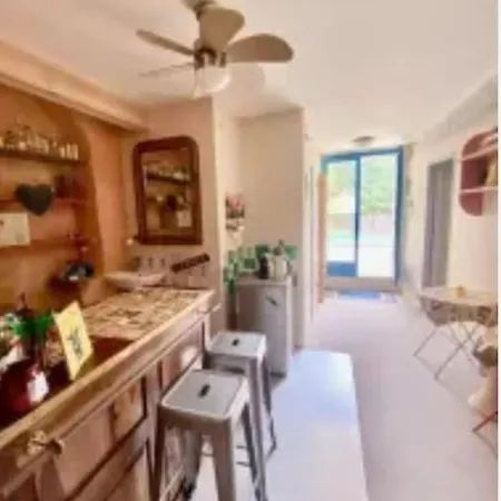 بيت للعطل La Maison Aux Volets Bleus *