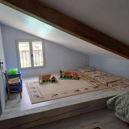 La Maison Aux Volets Bleus بيت للعطل